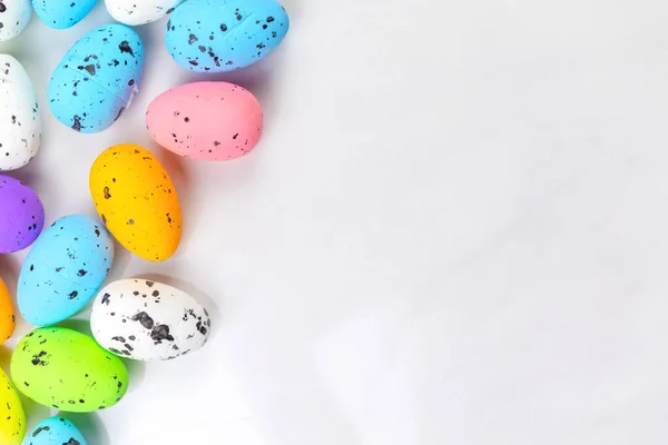 Coloridos Huevos Pascua Diseño Frontera Feliz Concepto Saludos Pascua Fondo —  Fotos de Stock