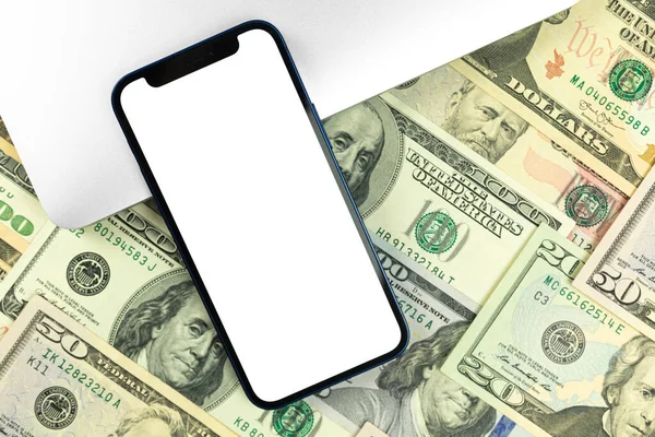 Flat lay Apple iPhone mockup, ufficio desktop con denaro e dollaro bollette sfondo. Vista dall'alto, copia foto spazio — Foto Stock