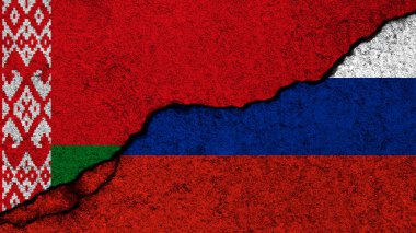 Rusya ve Belarus 'un bayrakları beton duvar fotoğrafına boyanmış.