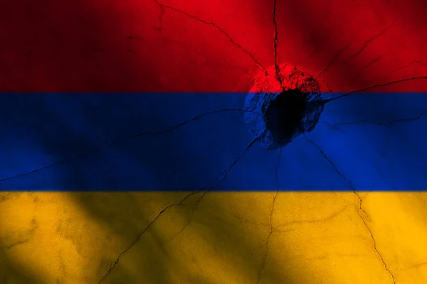 Flaga Armenii Wielką Dziurą Pęknięciu Lub Kuli Wojskowy Konflikt Wojna — Zdjęcie stockowe