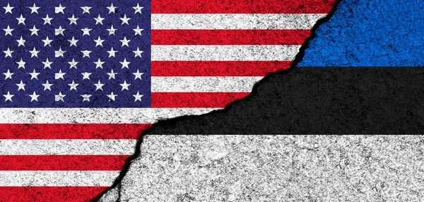 Usa Und Estland Fahnen Auf Rissige Betonwände Gemalt Vereinigte Staaten — Stockfoto