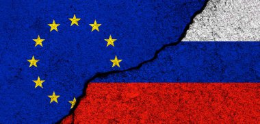 Avrupa Birliği ve Rusya bayrakları. İlişkiler, ortaklık ve diplomasi. Çatışma ve özgürlük kavramı. AB ittifakı ve bayrağı
