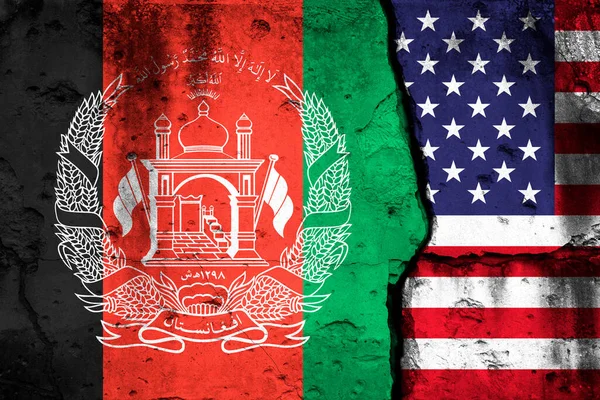 Криза Сша Афганістан Тло Національними Прапорами Зламаній Стіні — стокове фото