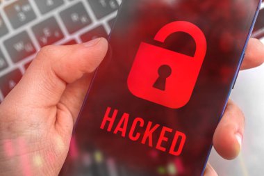 Hackleme ve siber güvenlik, mobil veri koruması, gizlilik ve güvenlik kavramı. Modern teknoloji 