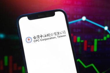 Poltava, Ukrayna - 12 Mayıs 2022: CPC Tayvan logo şirketi, doğalgaz ve petrol fiyatları, enerji sanayii. Petrol borsası grafikleri, küresel finans geçmişi. Benzin ve dizel konsept fotoğraf