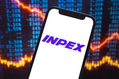 Poltava, Ukrayna - 12 Mayıs 2022: INPEX logo şirketi, doğalgaz ve petrol fiyatları, enerji sanayii. Petrol borsası grafikleri, küresel finans geçmişi. Benzin ve dizel konsept fotoğraf