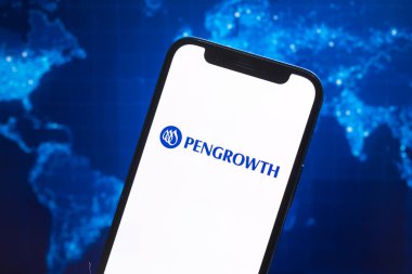 Poltava, Ukrayna - 12 Mayıs 2022: Pengrowth logo şirketi, doğalgaz ve petrol fiyatları, enerji endüstrisi. Petrol borsası grafikleri, küresel finans geçmişi. Benzin ve dizel konsept fotoğraf