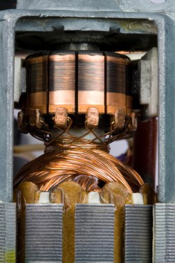 elektrik motoru bulunan bakır bobinler