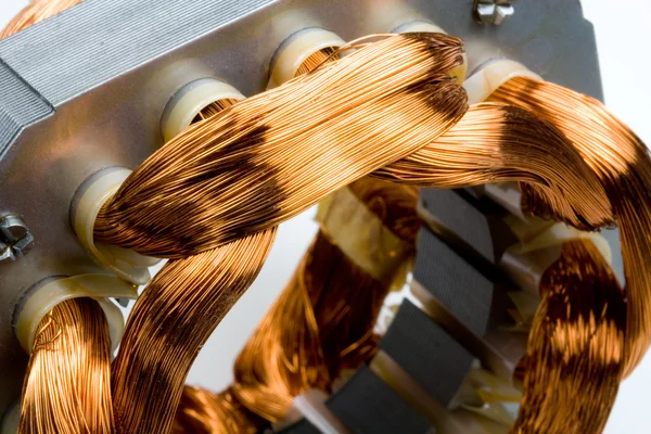 Bobinas de cobre encontradas no motor elétrico — Fotografia de Stock