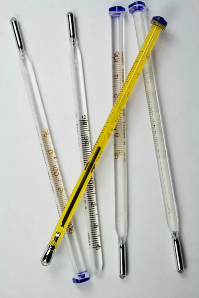 Termometri orali riempiti di mercurio — Foto Stock