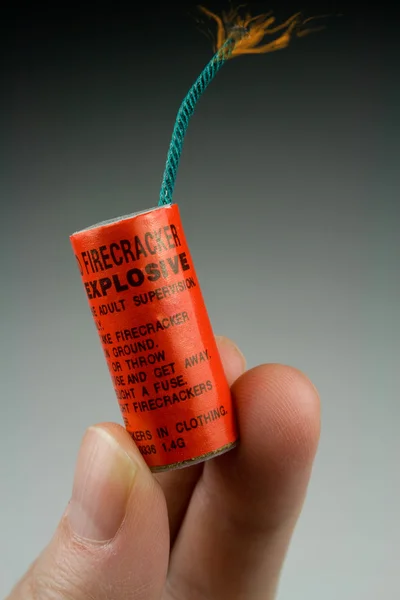 el - sigorta yanan büyük, kırmızı fişek