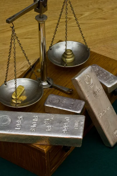 Silver Bars on Antique Balance Scale — Stock Photo, Image