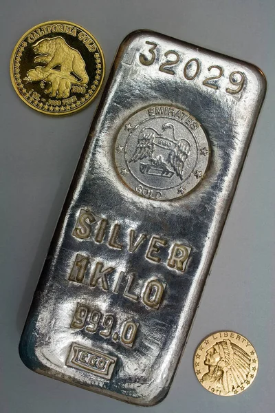 Złoty Srebrny Bullion Metale Szlachetne — Zdjęcie stockowe