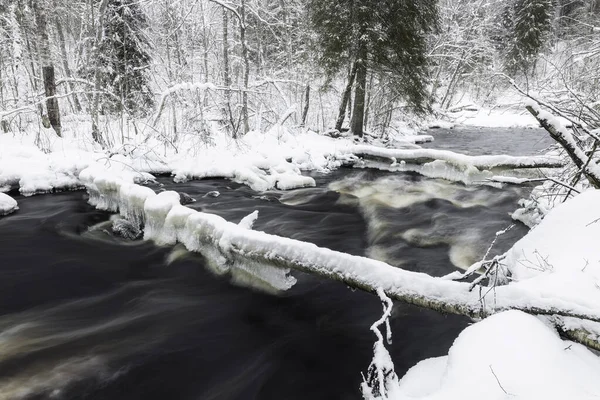 Winterlandschap Met Bosrivier Waterval Prokinkoski Ruïnes Van Oude Finse Dam — Stockfoto