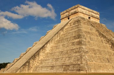 Tüylü yılan, chichen Itza, Meksika Maya piramit