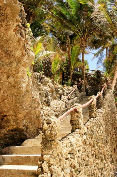 Steep stone stairs leading to a beach — Stock Photo, Image