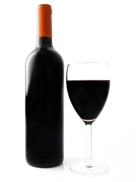 Botella de vino tinto y una copa — Foto de Stock