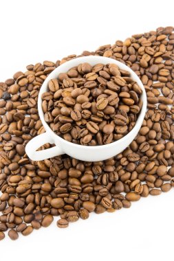 Kahve çekirdekleri ile dolu.