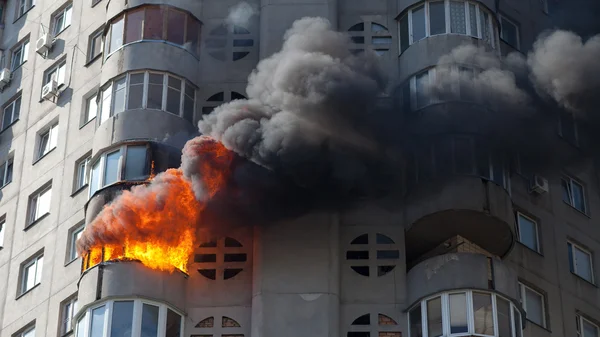 Fire in residential building in Obolon — Stock Photo, Image