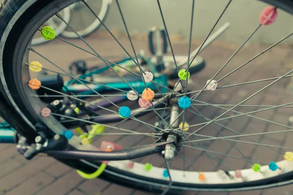 Rueda de bicicleta decorada —  Fotos de Stock