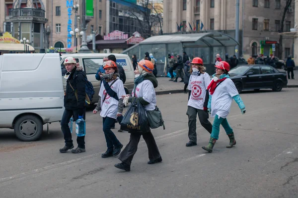 Equipo médico en las protestas antigubernamentales en Kiev, Uraine — Foto de Stock