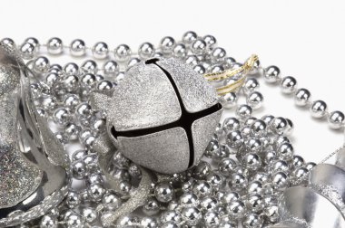 Gümüş çeşitli Noel süsler