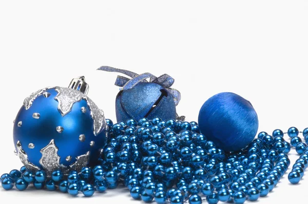 Tre ornamenti blu di Natale — Foto Stock