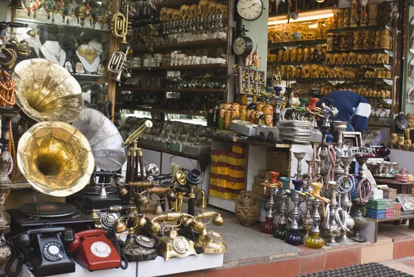 Antiquities for sale at a store — Stock Photo, Image