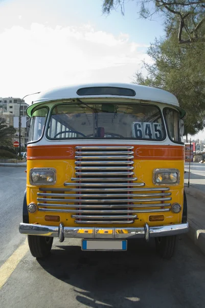 Bus on the road — Stock Photo, Image
