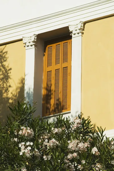 Okno domu, Ateny — Zdjęcie stockowe