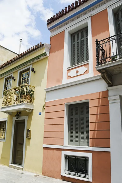 Houses along a street — Stock Photo, Image