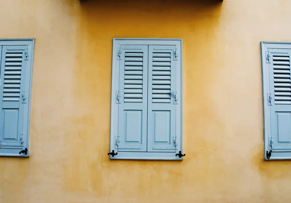 Closed windows of a house — Stock Photo, Image