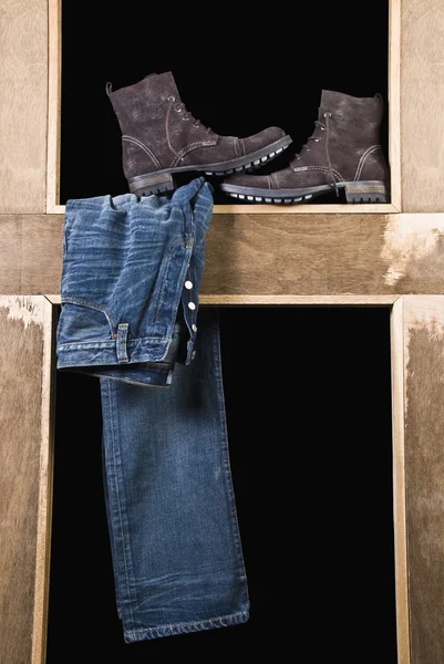 Turistické boty s džíny — Stock fotografie