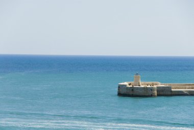 Denizdeki deniz feneri