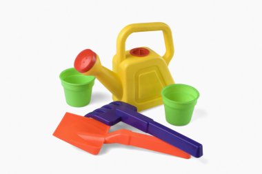 kum kova ve kürek ile sulama olabilir