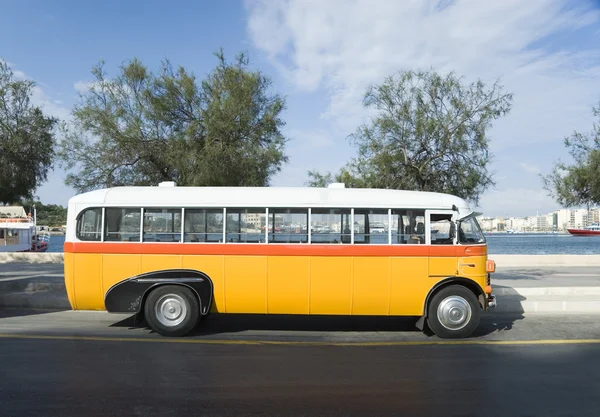 Yolda otobüs — Stok fotoğraf