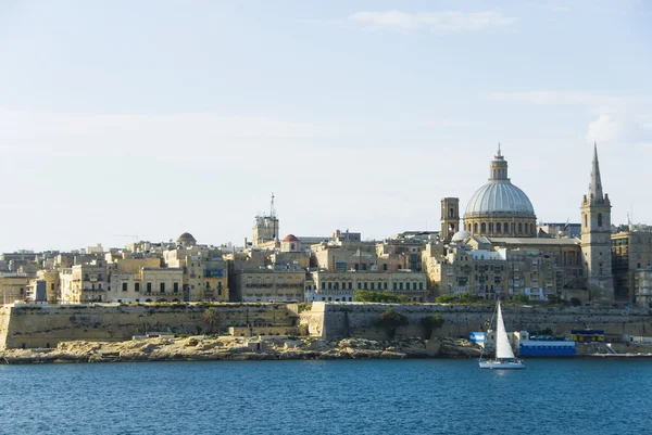 Buildings at the waterfront, Marsamxett Harbor, Valetta — Stock Photo, Image