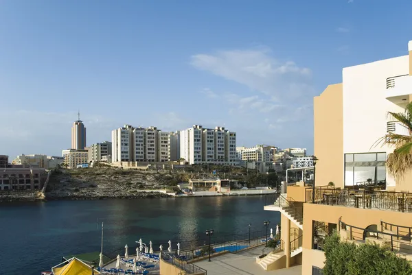 Buildings at the waterfront, St. Julian's — Stock Photo, Image