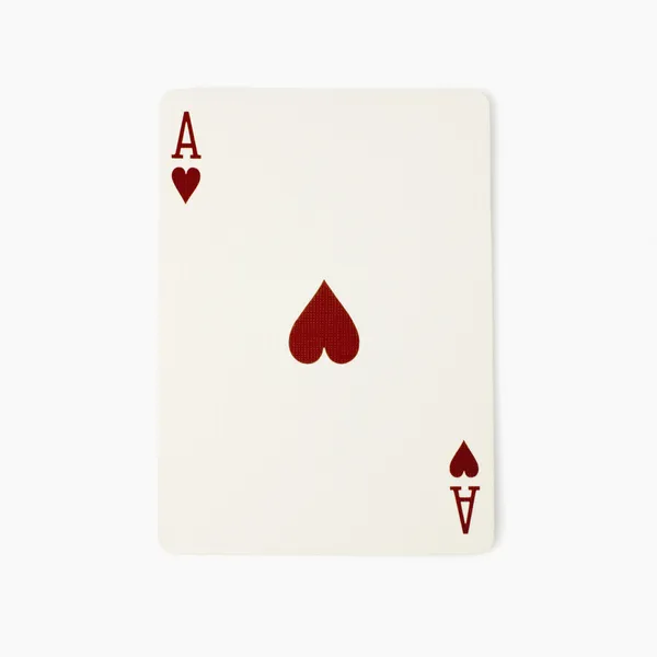 Kupa Ası iskambil oynuyor