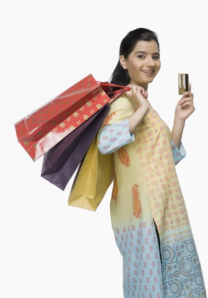 Mujer sosteniendo bolsas de compras — Foto de Stock