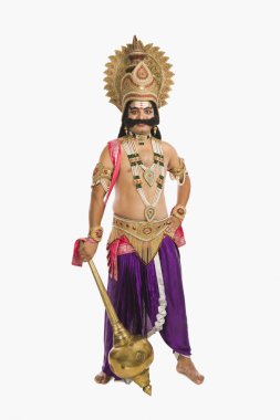 adam ravana hindu giyinmiş