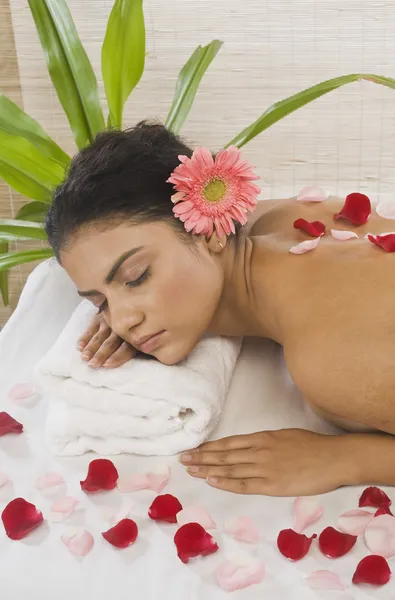 Woman getting spa treatment — Stock Photo, Image