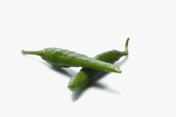 Groene chili peppers — Stockfoto