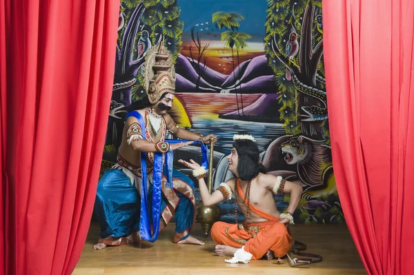 Men dressed-up as Rama and Ravana — Stock Photo, Image