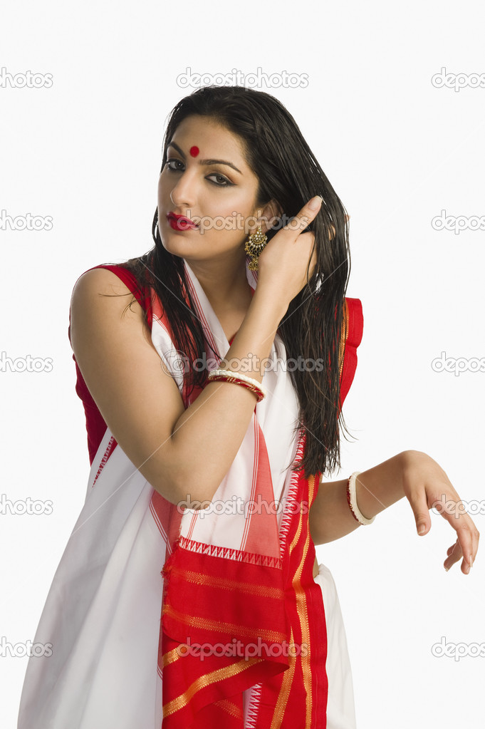 Woman in traditional Bengali sari