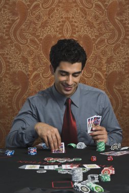 adam bir casino masada