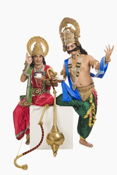 Rama ve ravana gibi giyinmiş iki adam — Stok fotoğraf
