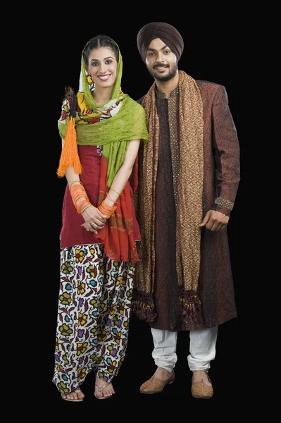 Sikh casal sorrindo — Fotografia de Stock