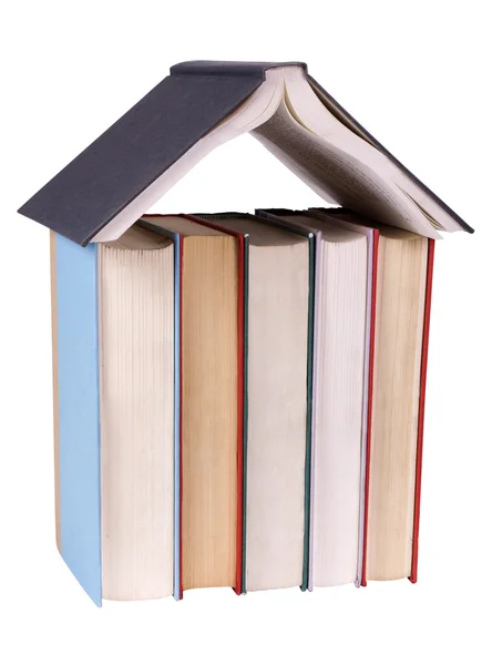 Модель дома из книг — стоковое фото