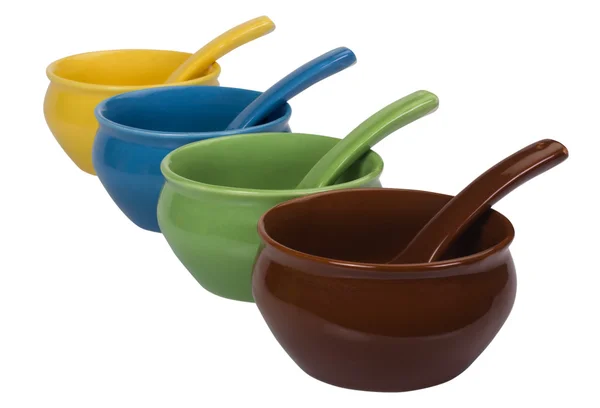 Primer plano de cuencos de cerámica y cucharas de sopa —  Fotos de Stock